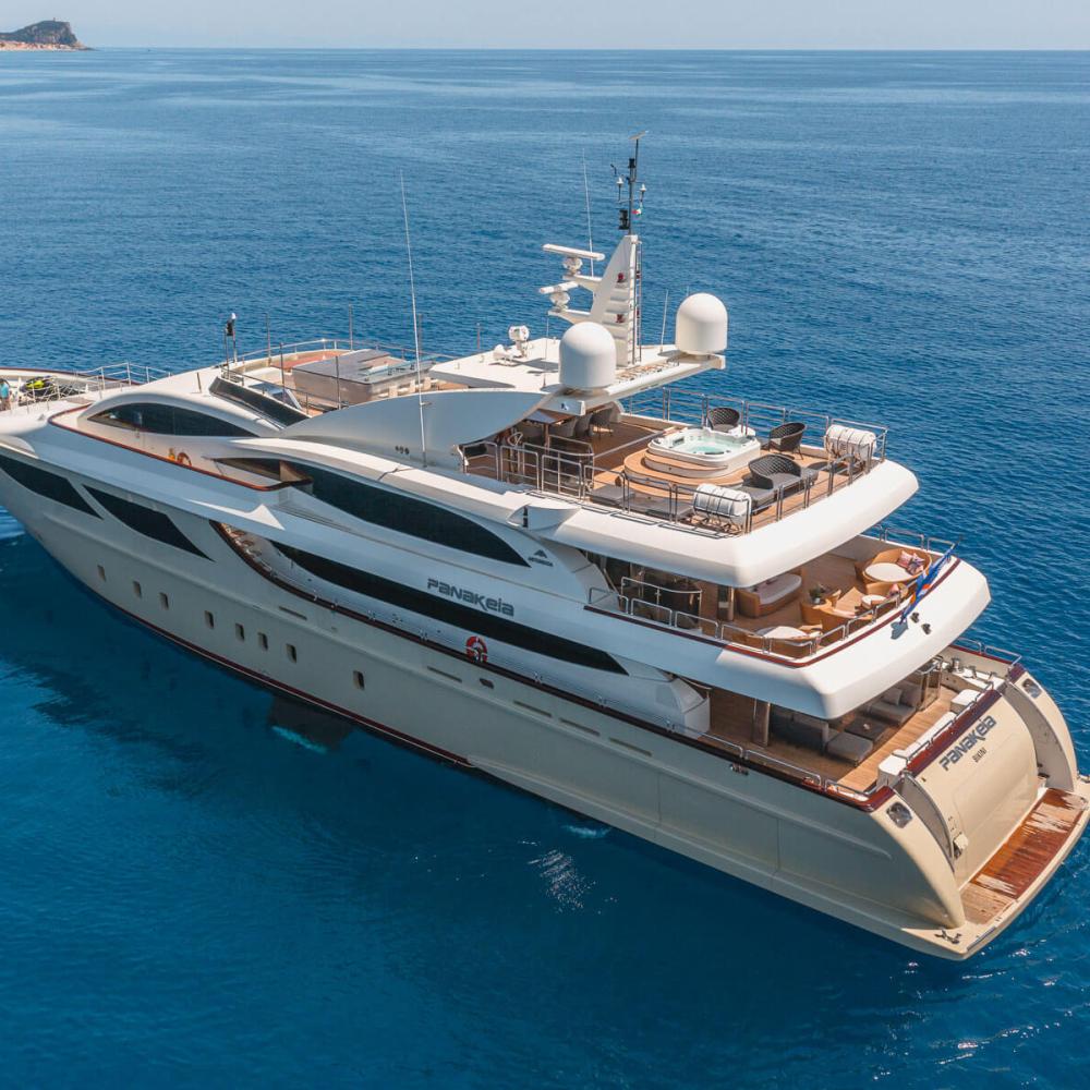 Yacht for 10 people